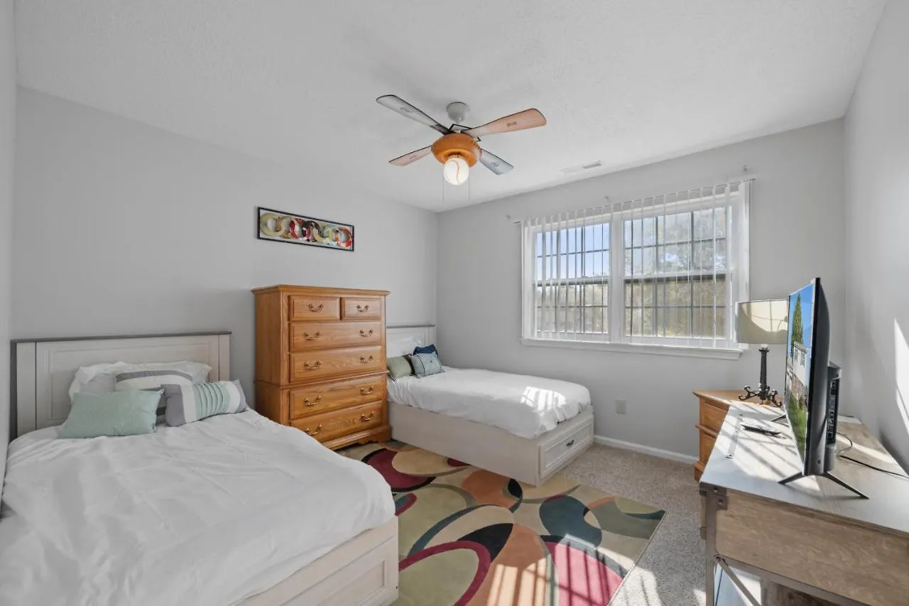 Perfect Private Getaway Minutes To Virginia Beach! 0*,  ABD