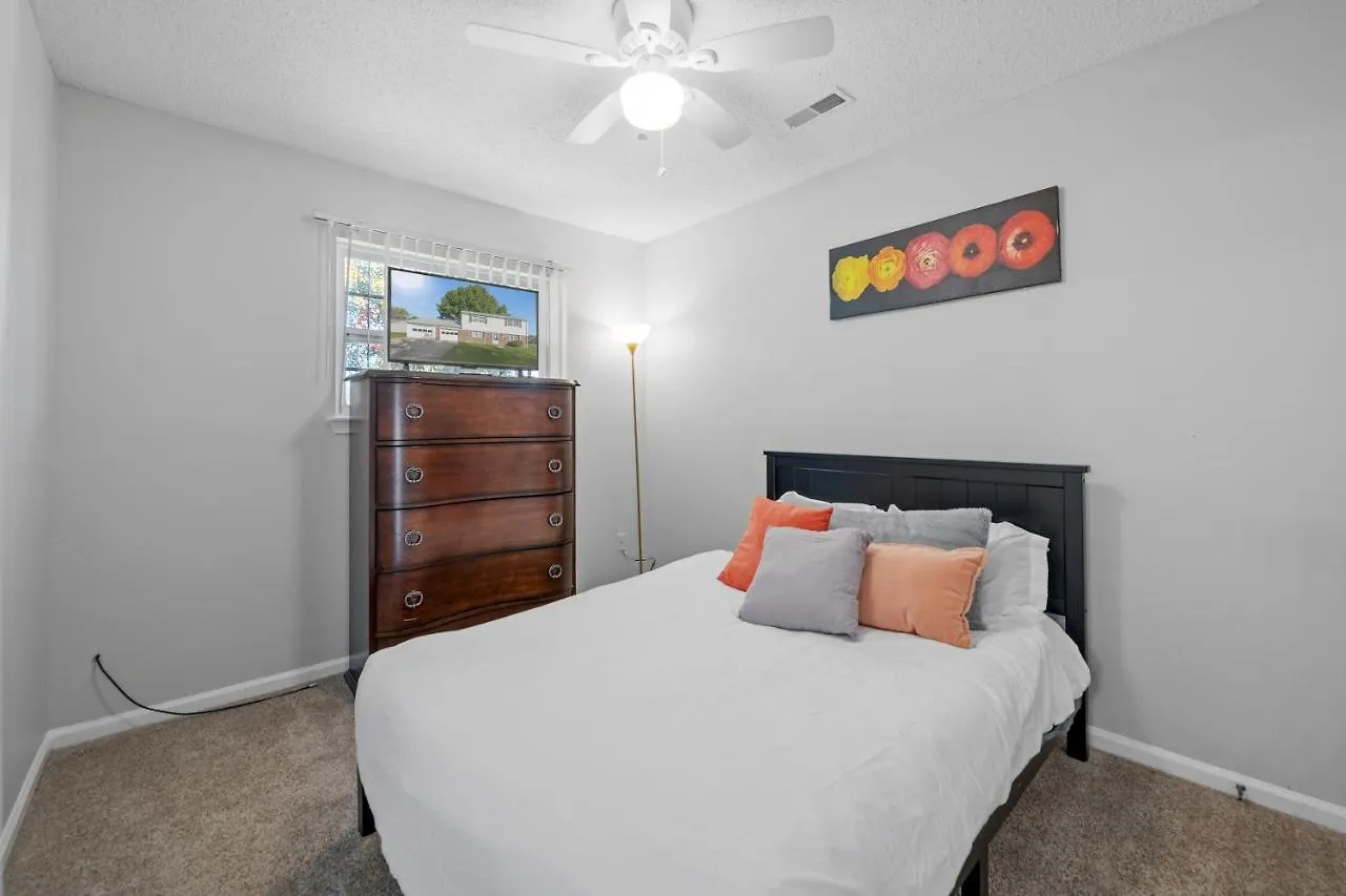 Perfect Private Getaway Minutes To Virginia Beach!